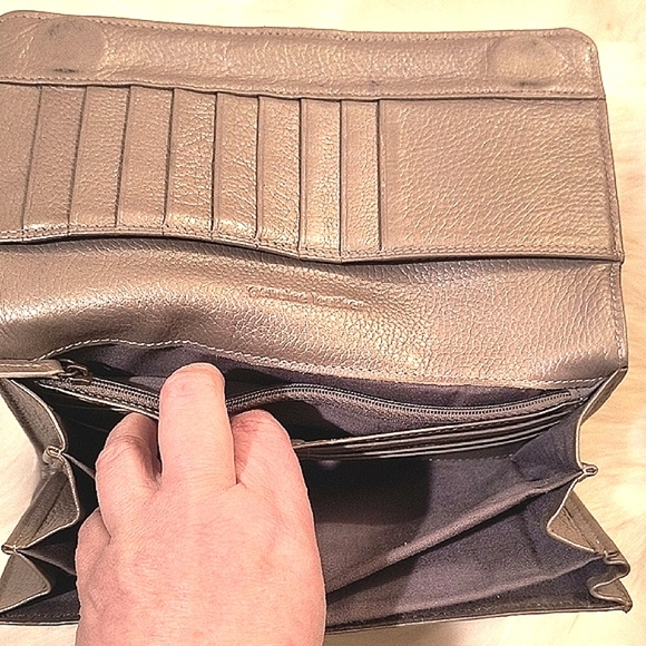 Black Leather Piton Embossed Wallet with Button Closure - Picture 7 of 8